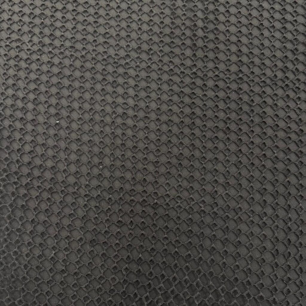 پارچه گیپور مشكي حاشيه گل 172